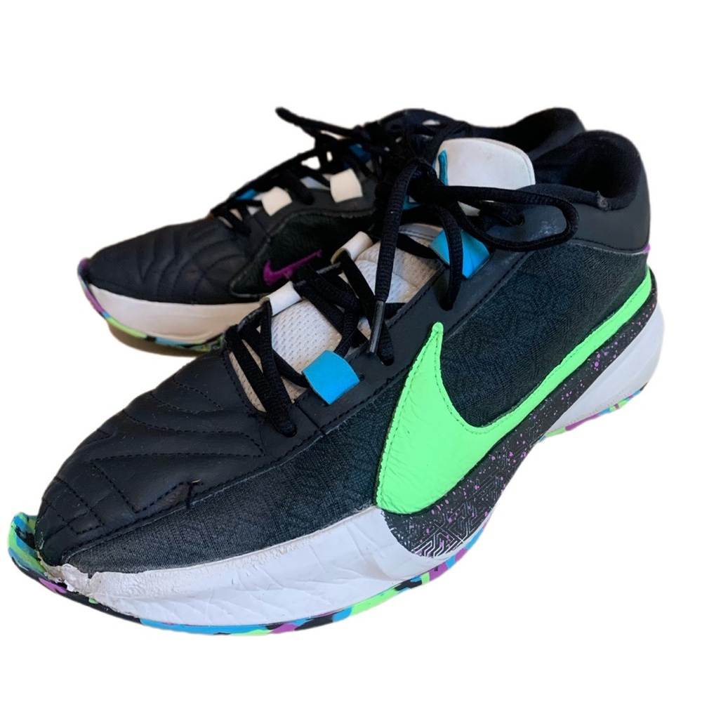 Men's Nike Giannis Antetokounmpo
Black Zoom Freak 5 Low Top Shoes